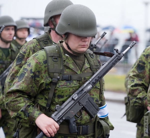 Эстонская армия всех сильней
