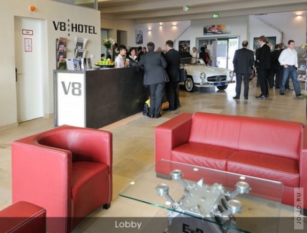 V8 Hotel