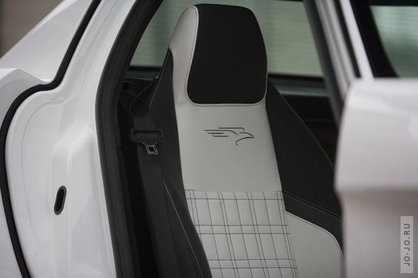 Mercedes SLS AMG Gullstream  FAB Design