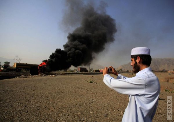 Взрыв цистерн с топливом в Пакистане