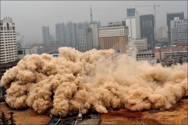 Взрыв многоэтажного здания в Китае