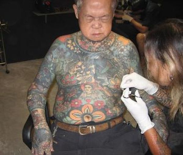 Старички, которые в молодости увлекались татуировками