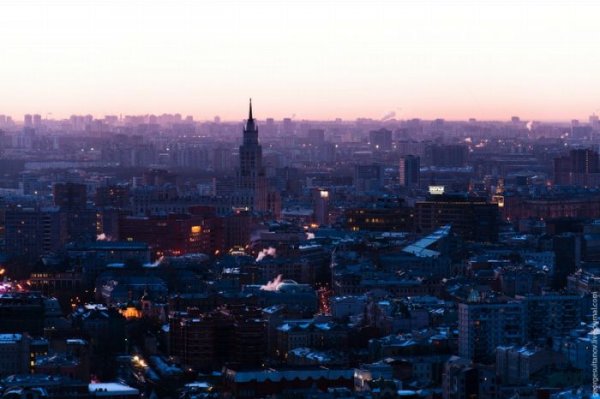 Рассвет над Москвой