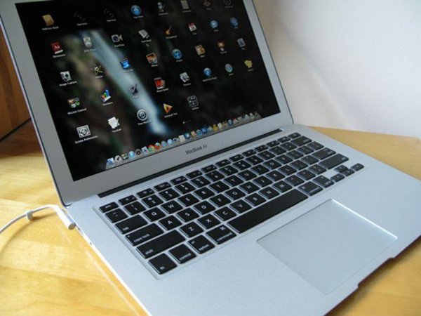  III  Apple   800- MacBook Air