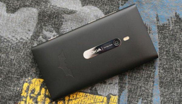 Nokia Lumia 900 Batman Edition