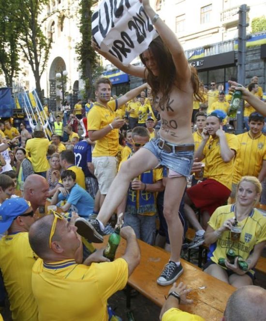 FEMEN    -2012