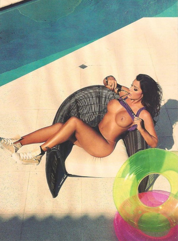 Larissa Riquelme - Sexy May 2012 Brazil