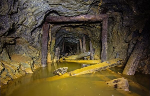 Таинственные заброшенные шахты