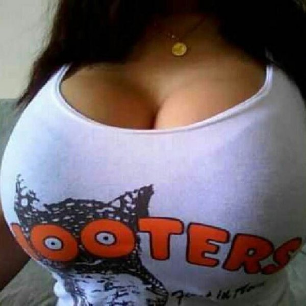    Hooters  Instagram