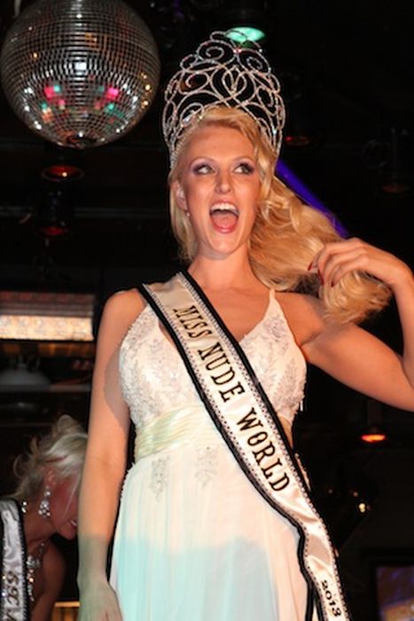 Победительница американского конкурса "Голая мисс мира 2013"