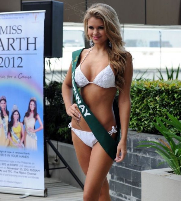 Девушки с конкурса «Мисс Земля 2012» 