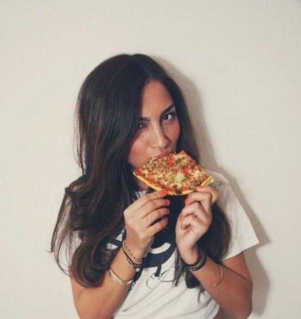 Девушки, которые обожают пиццу