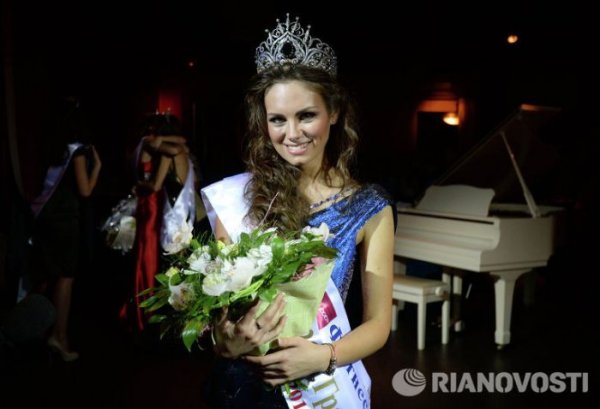 Победительница конкурса "Мисс Москва-2013" Дарья Ульянова стала студенткой МГУ