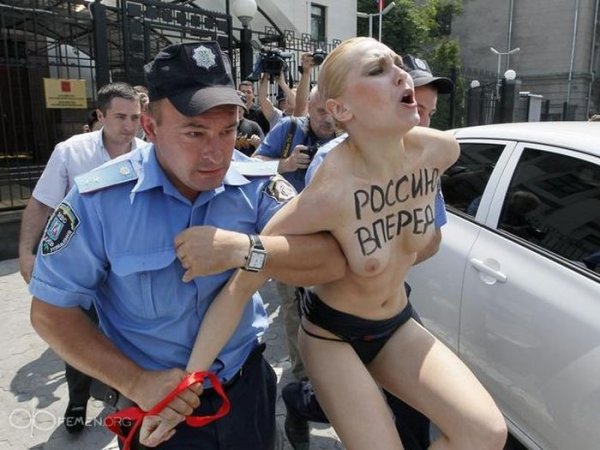  FEMEN      