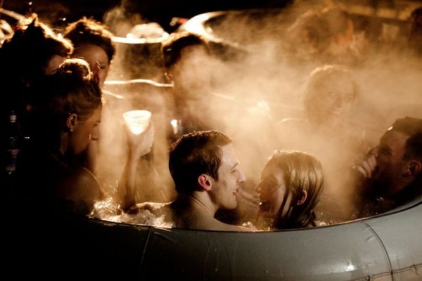 Hot Tub Cinema -      - 