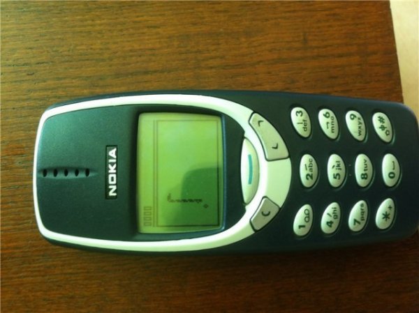 Nokia 3310:     
