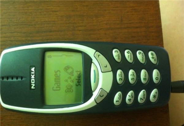 Nokia 3310:     