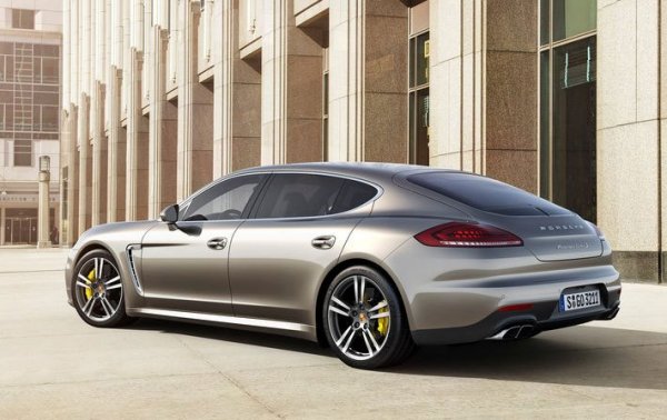 Porsche  Panamera Turbo S   