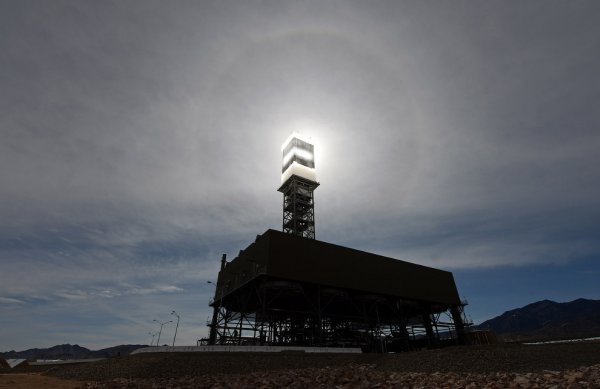 Крупнейшая в мире солнечная электростанция Айванпа