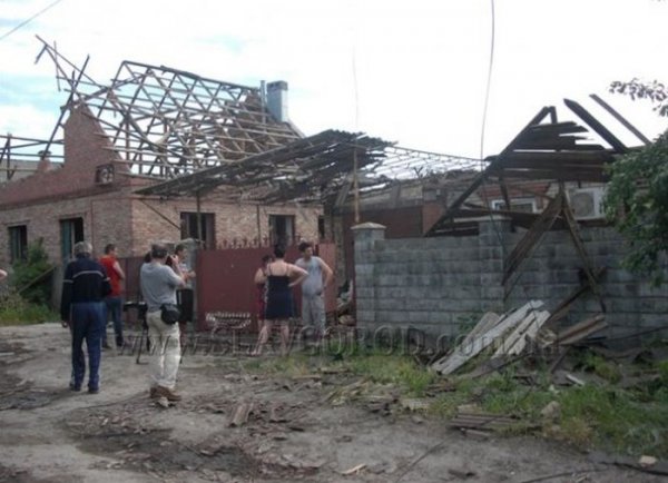 Во время ночных боев в Славянске были разрушены десятки жилых домов