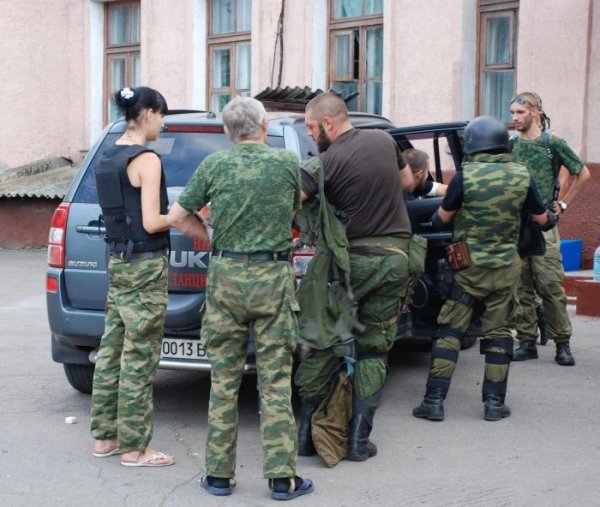 На чем ездят ополченцы ДНР