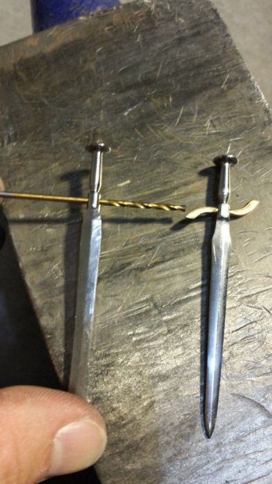 Фотоотчет по изготовлению мини-мечей из обычных гвоздей