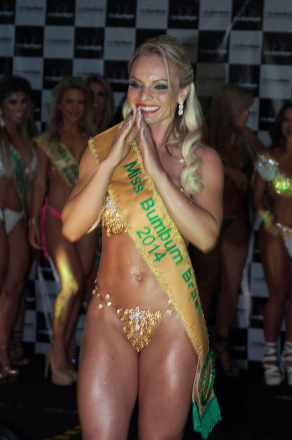 Индианара Карвальо завоевала титул «Мисс Бумбум-2014». НЮ