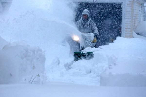 Из-за сильнейшего снегопада в США погибло 8 человек