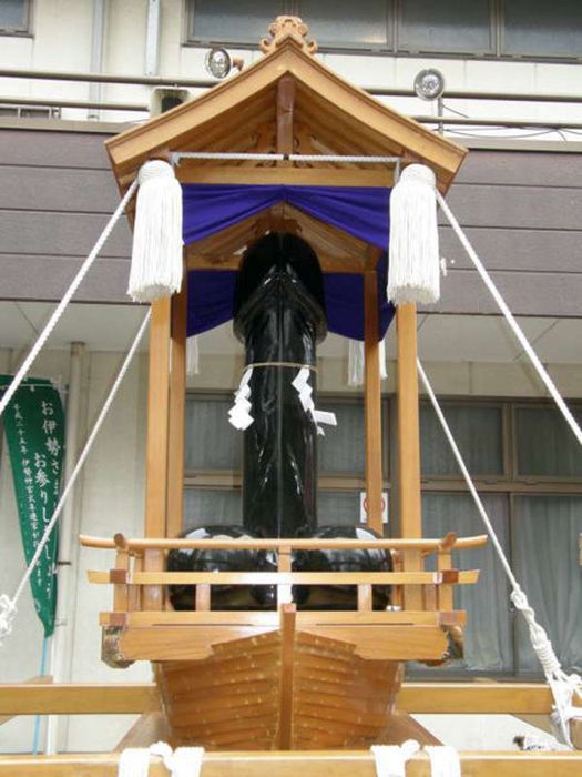 Канамара-мацури или «Фестиваль железных пенисов»