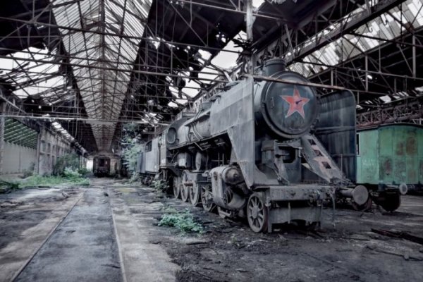 Заброшенные здания Советской эпохи