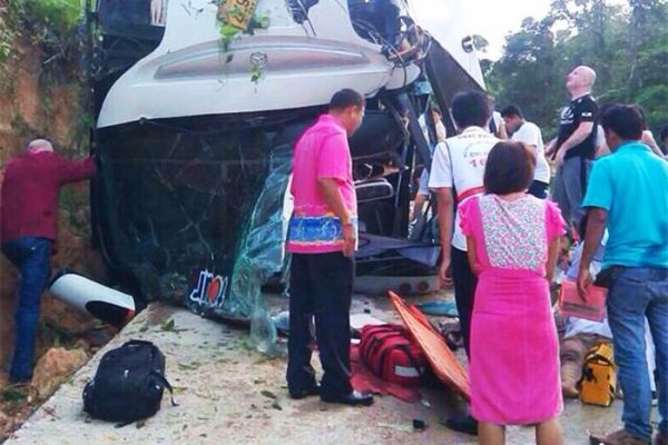 Автобус с российскими туристами перевернулся в Таиланде