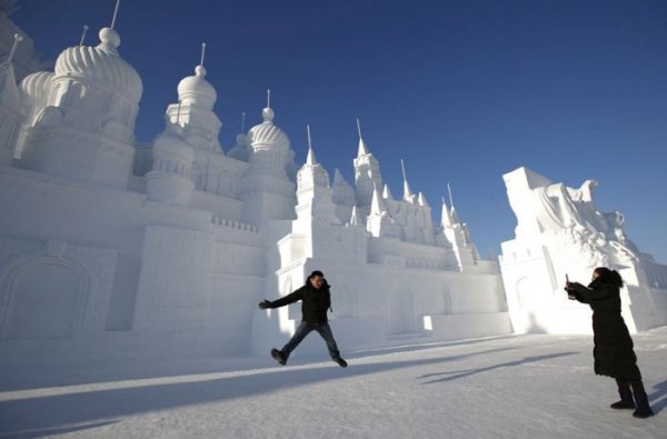 В Харбине проходит фестиваль скульптур из снега и льда