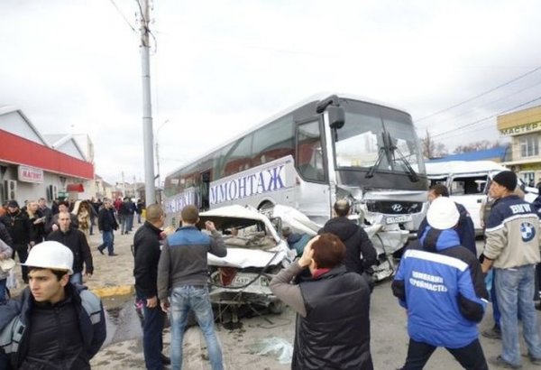 Под Новороссийском в массовом ДТП столкнулись 15 транспортных средств