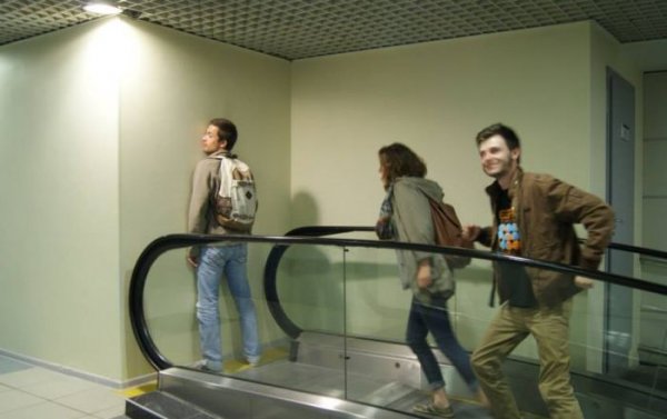Странный эскалатор в российском аэропорту