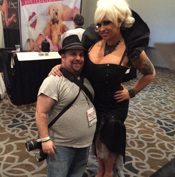 В Лас Вегасе прошла ежегодная порно-выставка Adult Entertainment Expo 2015