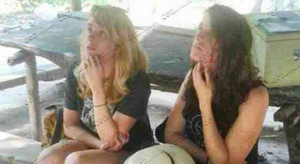 Двух американок депортировали из Камбоджи за эротический фотосет