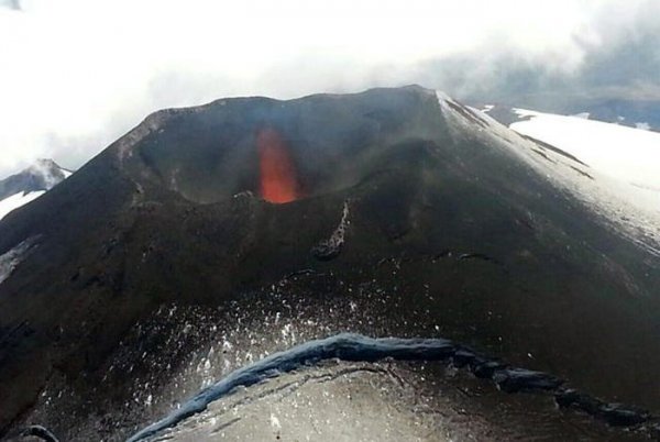 В Чили начал извергаться вулкан Вильяррика