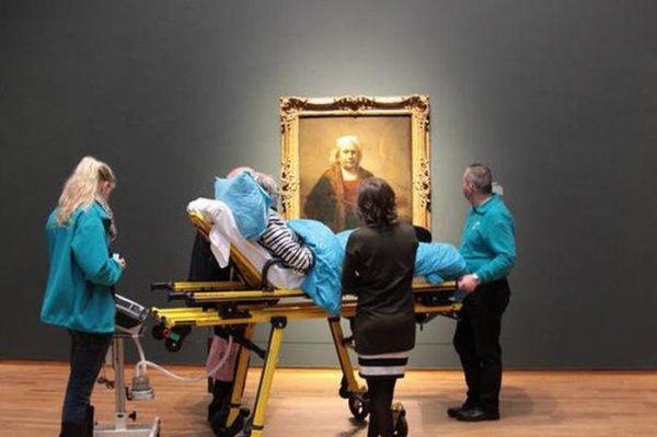 В Амстердаме неизлечимо больная женщина в последний раз увидела свою любимую картину