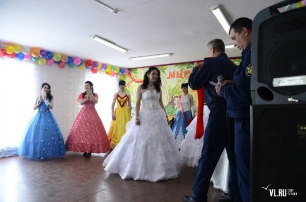 В женской колонии Приморского края выбрали «Мисс Весну – 2015»