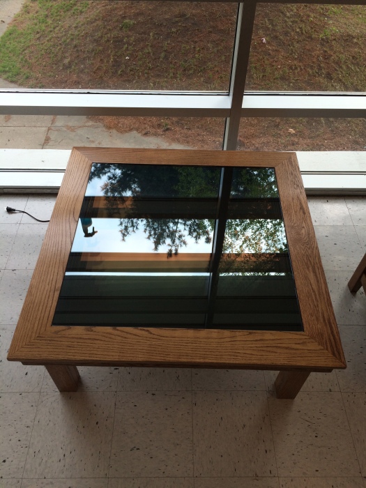Американский старшеклассник построил журнальный столик с эффектом бесконечности