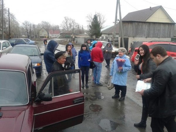 Жители Барнаула скинулись на покупку машины для пенсионеров