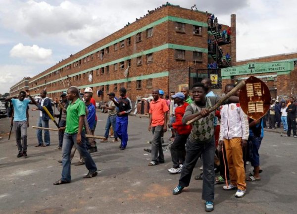 В ЮАР вспыхнули массовые беспорядки из-за трудовых мигрантов