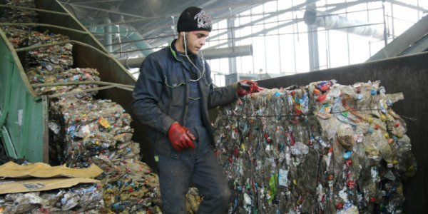 Технология переработки использованной пластиковой тары в России