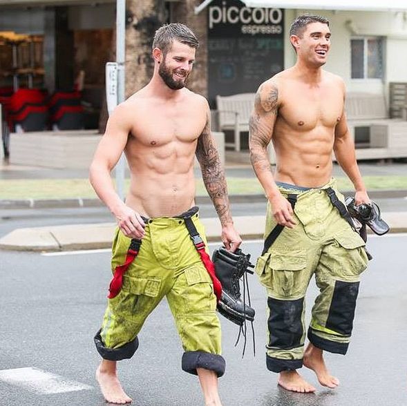 Симпатичные пожарные