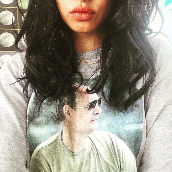 Британская певица M.I.A выложила в сеть селфи в футболке с Путиным