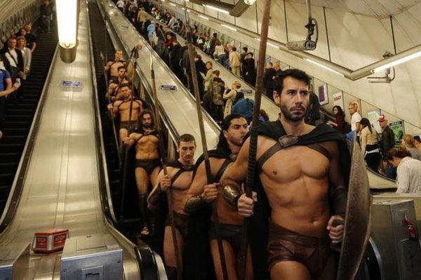 Древние воины в лондонском метро
