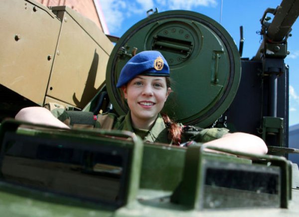 Девушки в Армии