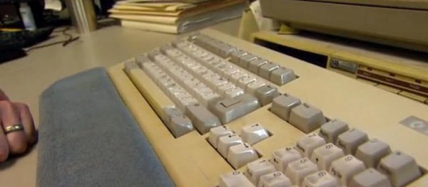 В американской школе до сих пор используют 30-летний компьютер Commodore Amiga 2000