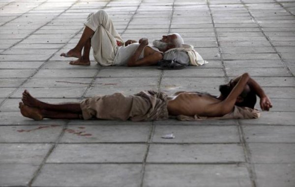 В Пакистане из-за аномальной жары скончалось почти 700 человек
