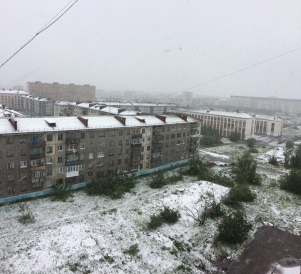 После резкого похолодания в Воркуте выпал снег